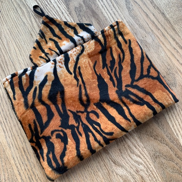 Hand Crafted Faux Fur Tote Bag with 2nd Makeup Bag - Picture 9 of 12
